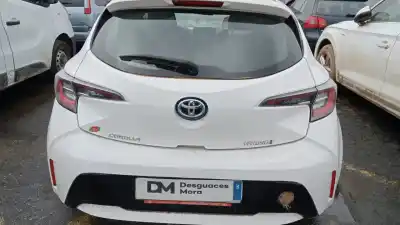 Vehicul casat toyota corolla (e21) hybrid style al anului 2022 alimentat 