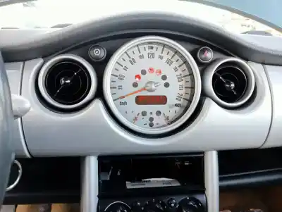 Veículo de Sucata mini mini (r50,r53) cooper do ano 2002 alimentado w10b16a