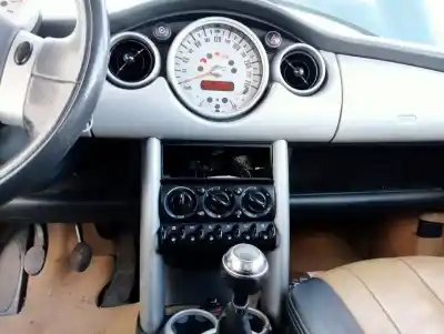 Veículo de Sucata mini mini (r50,r53) cooper do ano 2002 alimentado w10b16a