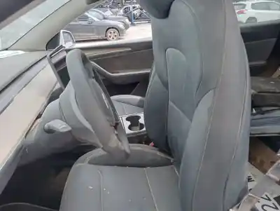 Sloopvoertuig tesla model y basis rwd 346 cv / 255 kw van het jaar 2024 aangedreven 