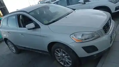 Veicolo di demolizione volvo xc60 kinetic 2wd dell'anno 2010 alimentato d5244t14