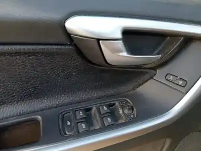 Veicolo di demolizione volvo xc60 kinetic 2wd dell'anno 2010 alimentato d5244t14