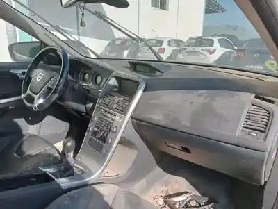 Veicolo di demolizione volvo xc60 kinetic 2wd dell'anno 2010 alimentato d5244t14