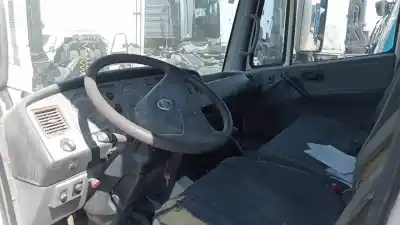 Veicolo di demolizione nissan atleon 130 dell'anno 2004 alimentato bd30