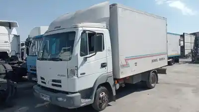 Veicolo di demolizione nissan atleon 130 dell'anno 2004 alimentato bd30