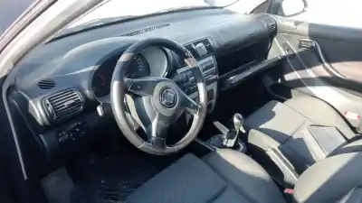 Veículo de Sucata seat leon (1m1) signo do ano 2004 alimentado asv