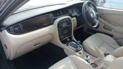 Здавання транспортного засобу jaguar x-type 2.5 v6 року 2006 потужний 