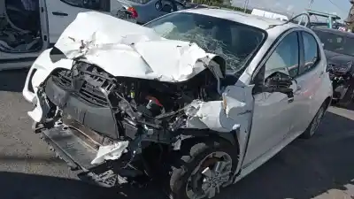 Veículo de Sucata toyota yaris (xp21) hybrid style do ano 2024 alimentado 