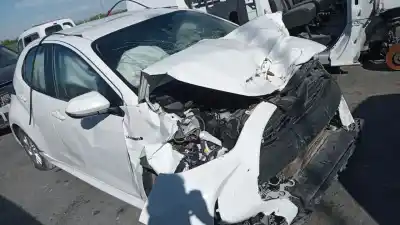 Veículo de Sucata toyota yaris (xp21) hybrid style do ano 2024 alimentado 