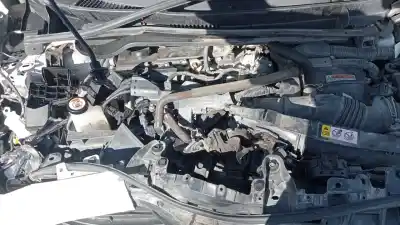 Veículo de Sucata toyota yaris (xp21) hybrid style do ano 2024 alimentado 