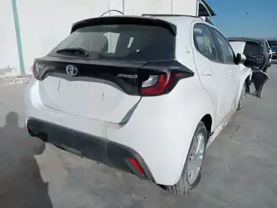 Veículo de Sucata toyota yaris (xp21) hybrid style do ano 2024 alimentado 