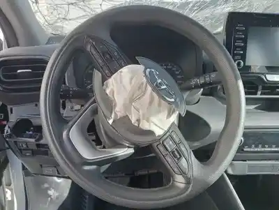 Veículo de Sucata toyota yaris (xp21) hybrid style do ano 2024 alimentado 