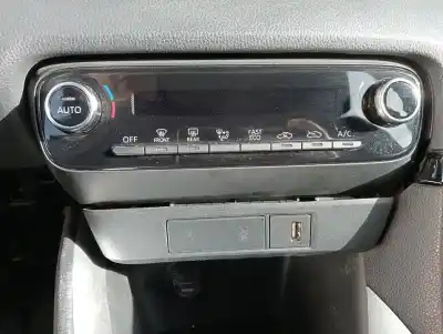 Veículo de Sucata toyota yaris (xp21) hybrid style do ano 2024 alimentado 