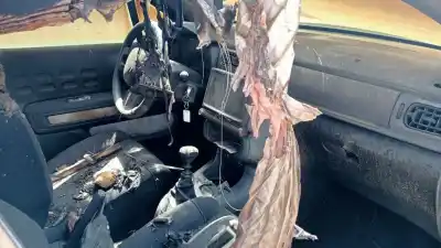 Veicolo di demolizione citroen c3 live dell'anno 2024 alimentato yh01