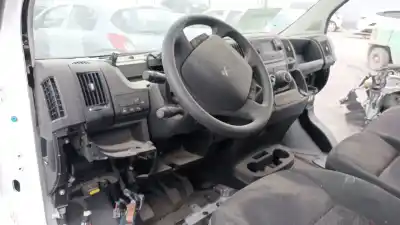 Veículo de Sucata peugeot boxer combi 330 l1h1 active blue-hdi 120 do ano 2024 alimentado 4h03