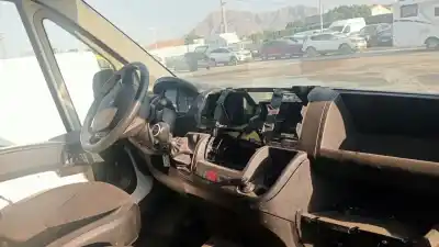 Veículo de Sucata peugeot boxer combi 330 l1h1 active blue-hdi 120 do ano 2020 alimentado 4h03