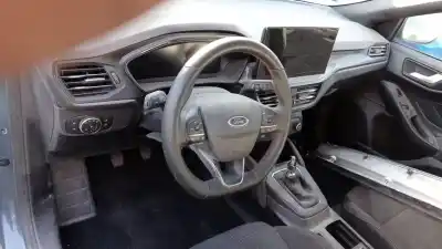 Verschrottungsfahrzeug ford focus st-line des jahres 0 angetrieben 