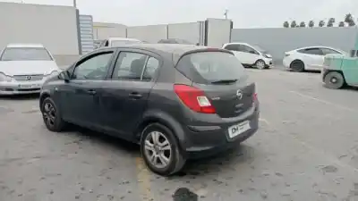 Veicolo di demolizione opel corsa d expression dell'anno 2014 alimentato a12xer