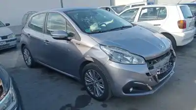 Veículo de Sucata peugeot 208 active do ano 2019 alimentado 