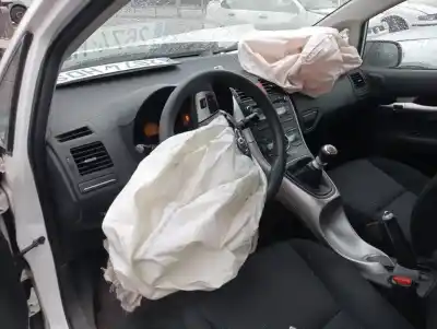 Veicolo di demolizione toyota auris luna+ dell'anno 2011 alimentato 1nd