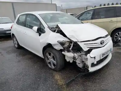 Veicolo di demolizione toyota auris luna+ dell'anno 2011 alimentato 1nd
