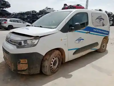 Veicolo di demolizione citroen berlingo feel m dell'anno 2023 alimentato 