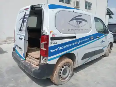 Veicolo di demolizione citroen berlingo feel m dell'anno 2023 alimentato 