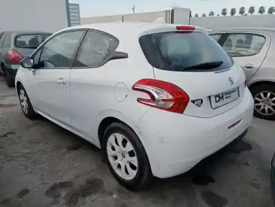 Veículo de Sucata peugeot 208 like do ano 2014 alimentado zm01