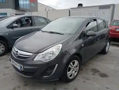 Здавання транспортного засобу opel corsa d cosmo року 2013 потужний a12xer