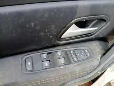 Veículo de Sucata dacia duster ii expression do ano 2023 alimentado h5hb490