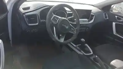 Veículo de Sucata kia ceed drive do ano 2018 alimentado 