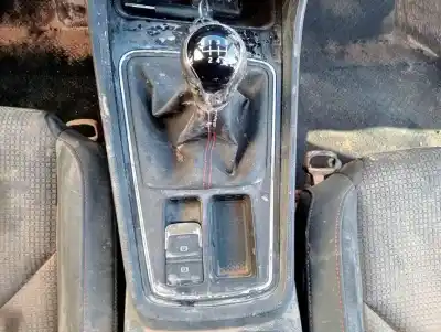 Veicolo di demolizione seat leon st (5f8) fr dell'anno 2019 alimentato dad