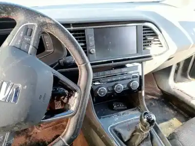 Veicolo di demolizione seat leon st (5f8) fr dell'anno 2019 alimentato dad