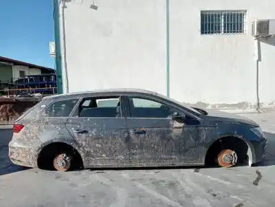 Veicolo di demolizione seat leon st (5f8) fr dell'anno 2019 alimentato dad