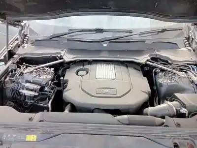 Veículo de Sucata land rover discovery 5 td6 hse do ano 2017 alimentado 