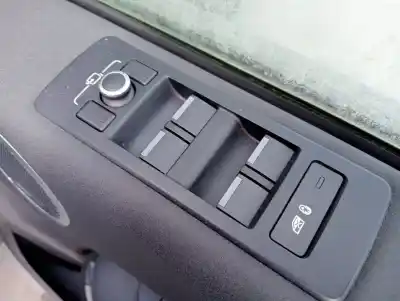 Veículo de Sucata land rover discovery 5 td6 hse do ano 2017 alimentado 