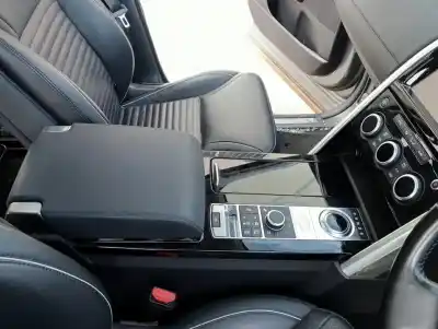 Veículo de Sucata land rover discovery 5 td6 hse do ano 2017 alimentado 