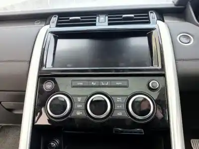 Veículo de Sucata land rover discovery 5 td6 hse do ano 2017 alimentado 