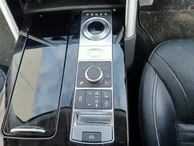 Veículo de Sucata land rover discovery 5 td6 hse do ano 2017 alimentado 