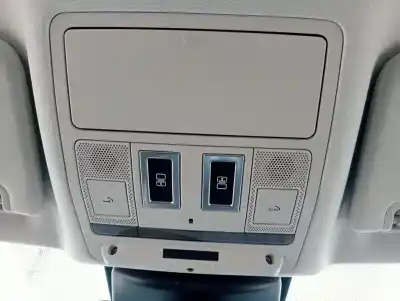 Veículo de Sucata land rover discovery 5 td6 hse do ano 2017 alimentado 