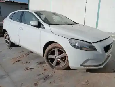 Scrapping Vehicle VOLVO V40 Básico of the year 2017 powered 