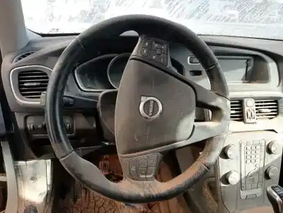 Scrapping Vehicle volvo v40 básico of the year 2017 powered 