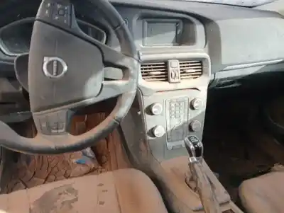 Scrapping Vehicle volvo v40 básico of the year 2017 powered 