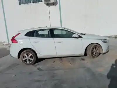 Scrapping Vehicle volvo v40 básico of the year 2017 powered 