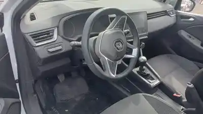 Scrapping Vehicle renault clio v equilibre of the year 2023 powered k9ku8