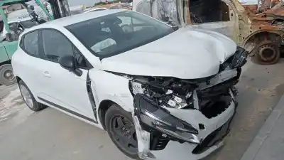 Scrapping Vehicle renault clio v evolution of the year 2024 powered k9ku8