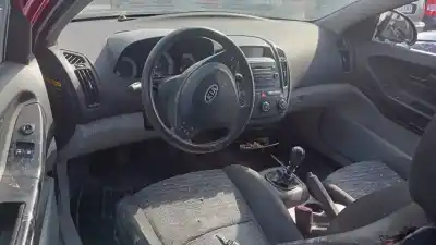 Veicolo di demolizione kia cee´d active dell'anno 2008 alimentato g4fc