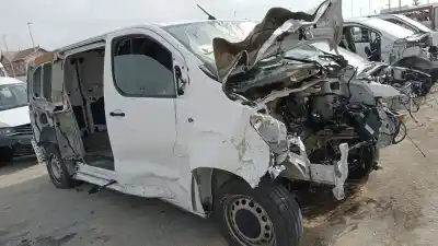 Véhicule à la ferraille TOYOTA PROACE COMPACT BUSINESS de l'année 2021 alimenté YH01