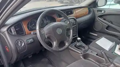 Veículo de Sucata jaguar x-type 2.5 v6 do ano 2001 alimentado g/xb