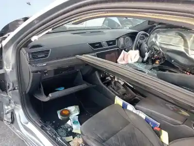 Veicolo di demolizione skoda superb (3v3) active dell'anno 2019 alimentato dfga